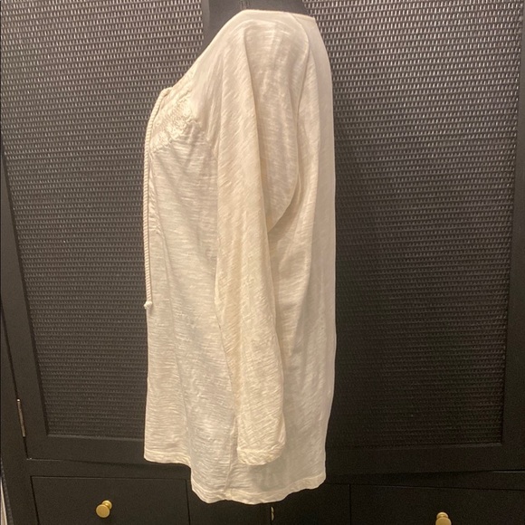 Lucky Brand Cream Tunic with Split V-Neck Long Sleeve and Tie Front - Picture 5 of 9